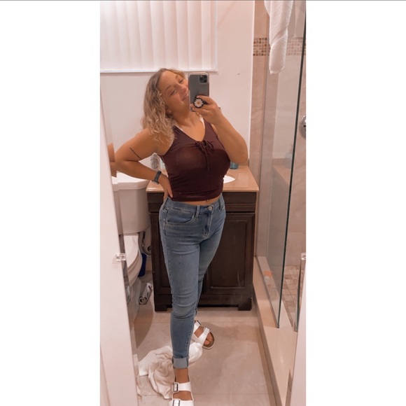 Meet your Posher, Anna - Picture 5 of 7